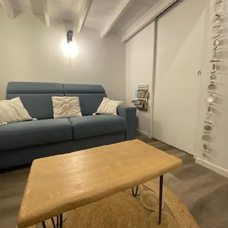 Le Vieux Mole Сен-Жиль-Круа-де-Ви