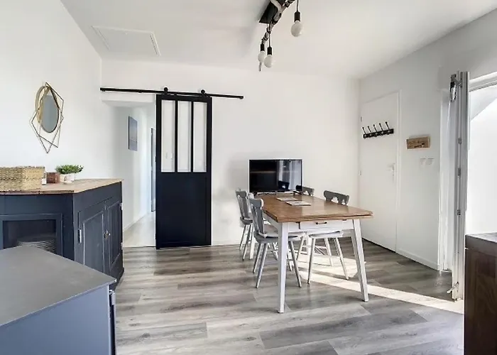 Le Vieux Mole Дом отдыха Сен-Жиль-Круа-де-Ви